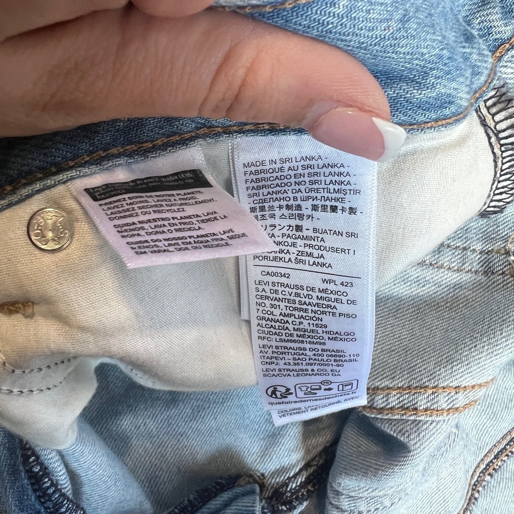 NWT Levi’s FIT AND FLARE SKIRT denim medium light wash 27 - Picture 9 of 10